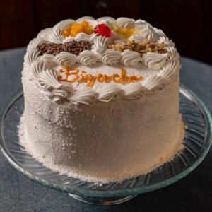 Torta Bizcochuelo Manjar Crema Piña y Durazno